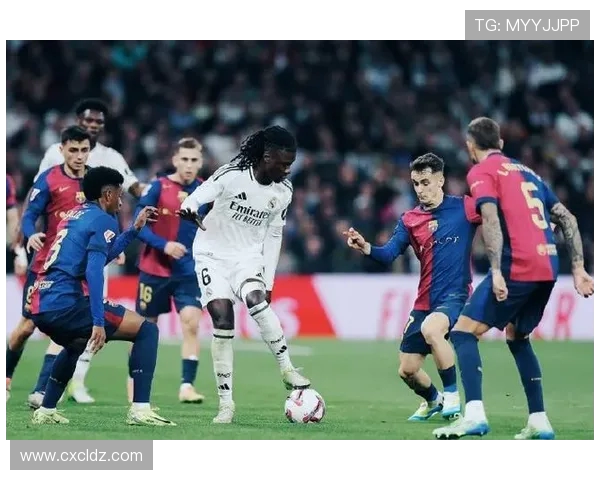 卡马文加在国家德比中的精彩表现与个人集锦解析